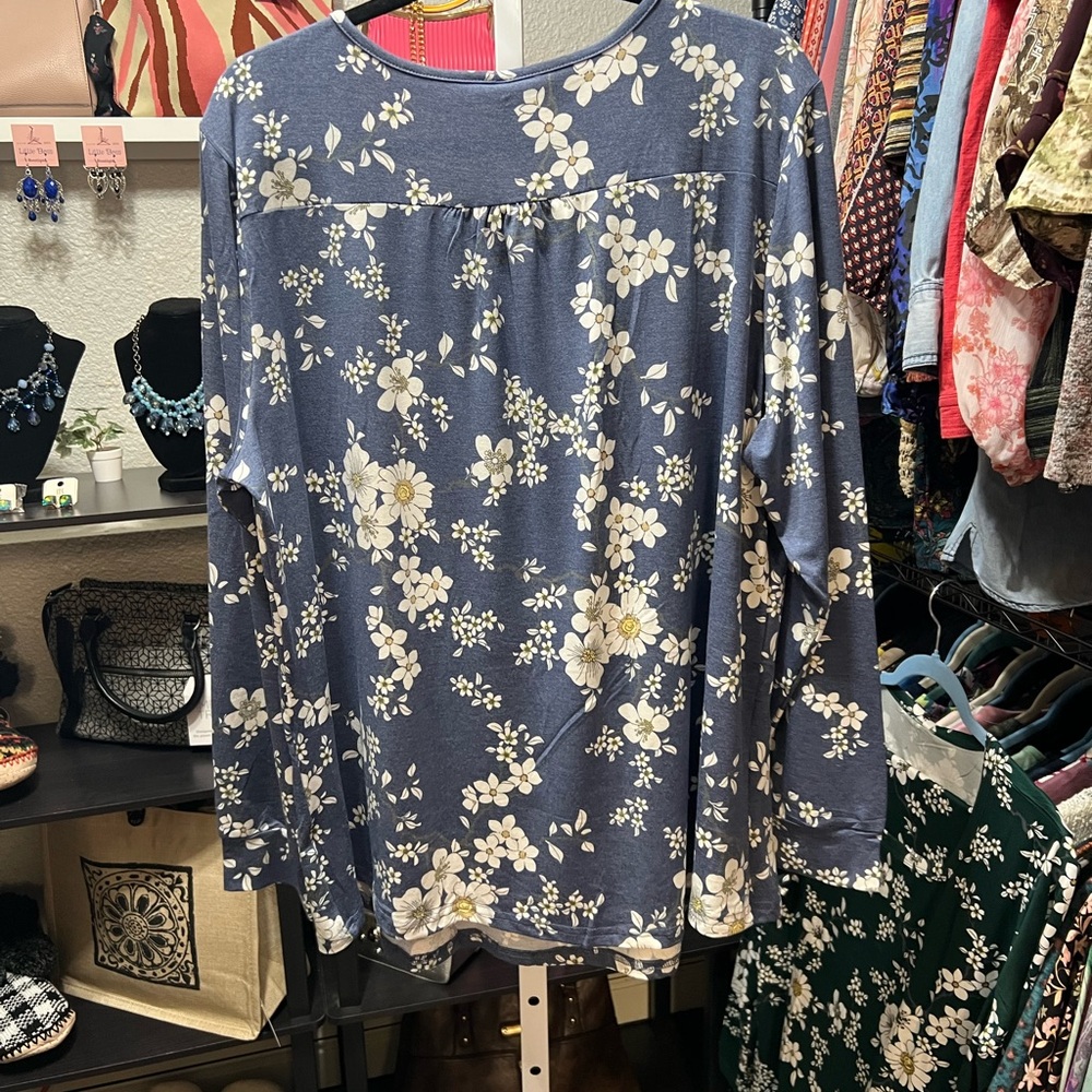 Dusty Blue Floral Knit Top with Pin Tuck Pleating - Picture 3 of 6